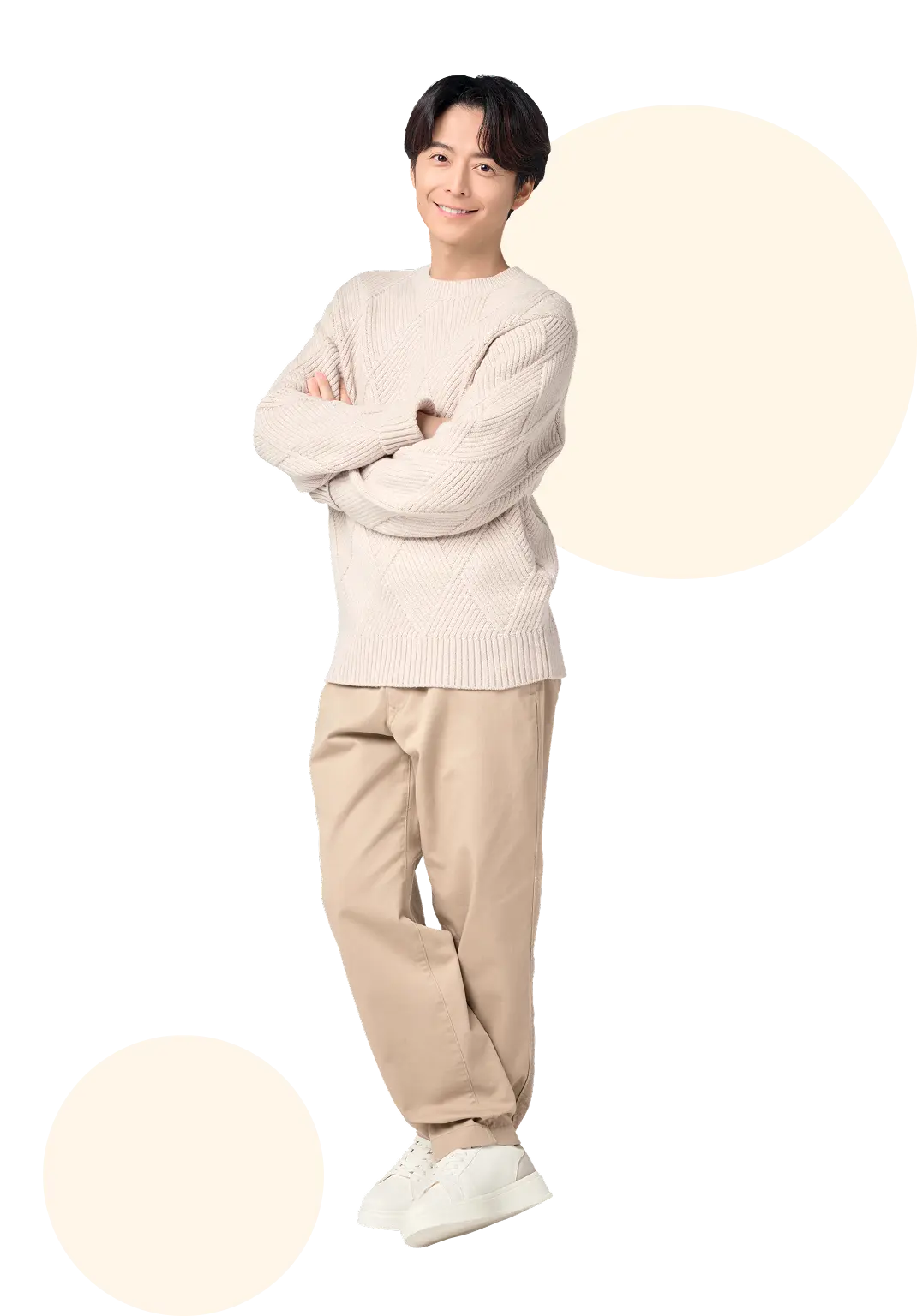 腕組をする小池徹平さん